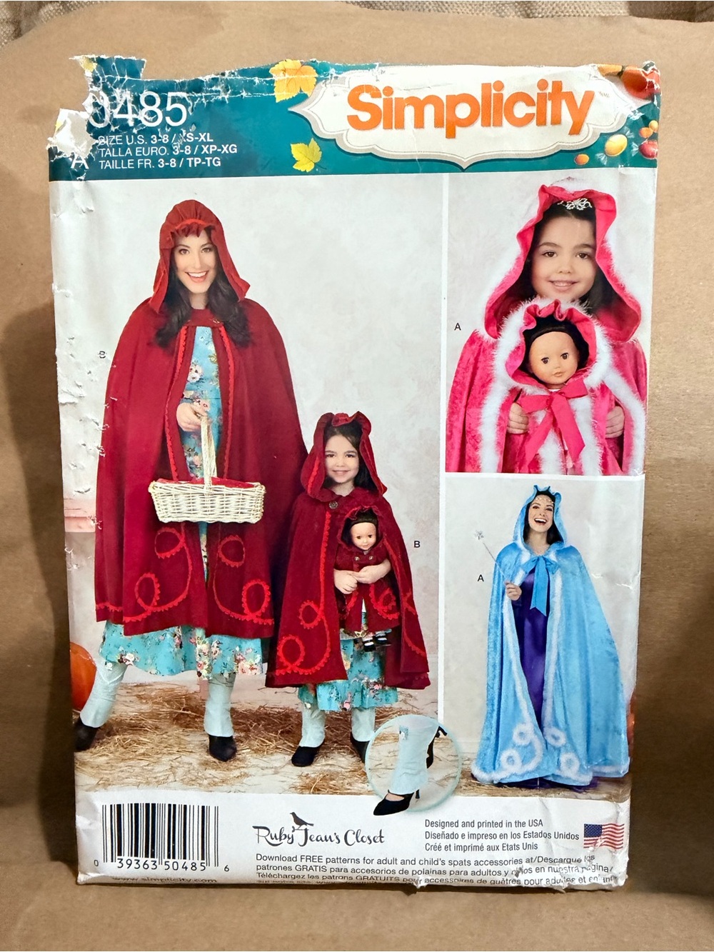 Simplicity Pattern S0485
Red Riding Hood 
Mother Daughter & Doll Capes 
UNCUT